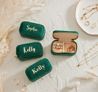Mini boîte à bijoux en velours avec nom personnalisé blanc personnalisé étui de voyage étui de rangement portable en velours avec fermeture éclair pour anneau