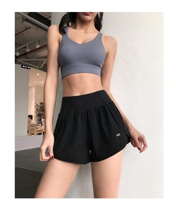Venta al por mayor de pantalones cortos deportivos de doble capa de secado rápido para gimnasio pantalones cortos deportivos para correr activos para mujeres - Product Image 6
