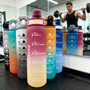 Bouteille d'eau sportive en plastique sans BPA de 32 oz/1000 ml avec marqueur de temps pour le camping - Product Image 1