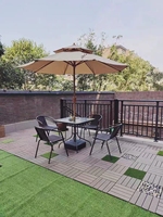 Système de dalles de terrasse en plastique imitation bois léger pour l'extérieur, à emboîtement rapide pour aménagement commercial
