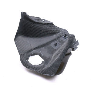 Cubierta de Tanque de Fibra de Carbono Seca 3K con Acabado Brillante de Carbono Twill, Ligera, para Carenado de Motocicleta GSX1300R Hayabusa - Product Image 6