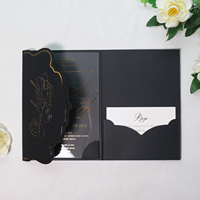 Invitación DE BODA acrílica con espejo dorado impreso con foto personalizada con chaqueta de bolsillo con estampado en caliente de tres pliegues blanco sobre Vertical