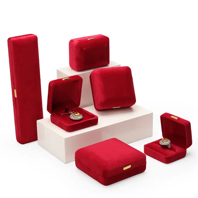 Luxuriöse rote Schmuck-Späne mit individuellem Logo rotes Samt-Schmuckgeschirr individuelles Logo Schmuckverpackungsbox aus Samt