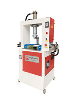 Nouvelle machine de presse à semelle pneumatique en PVC SD-709N avec technique de pressage latéral de semelle de pantoufle EVA