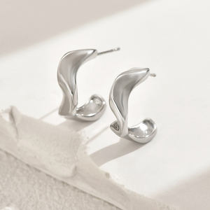 Pendientes de botón geométricos irregulares con engaste de cobre de estilo moderno para mujer al por mayor, el regalo perfecto para la moda - Product Image 5