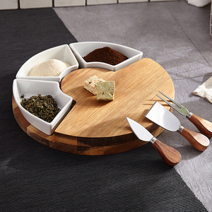Tagliere di formaggio in legno di Acacia e coltello con strumenti di formaggio e 3 piatti - Product Image 3
