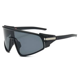 2024แว่นกันแดดไม้โอ๊คผู้ชายสำหรับใส่ปั่นจักรยานป้องกัน UV400เล่นกีฬาปรับแต่งโลโก้ได้ตามต้องการ - Product Image 2