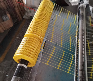 Filet de signalisation jaune de sécurité Wesure 100m x 30cm pour le contrôle des foules et les avertissements de câbles, normes européennes, en plastique - Product Image 4