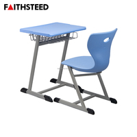 Ensemble de mobilier scolaire de haute qualité pour salles de classe universitaires, comprenant bureaux et chaises en métal aux couleurs personnalisées, et tables et chaises pour écoles.