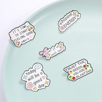 Set di cinque spille smaltate con affermazioni positive, graziose spille floreali con fiocco e citazioni motivazionali per decorare il zaino