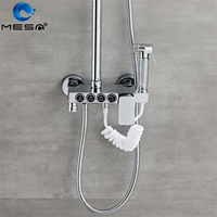 Ensemble de mitigeur de douche chromé MESA pommeau de douche 3 en 1 dans la salle de bain avec robinet