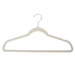Cintre à vêtements floqué - Outil d'organisation domestique pour les vêtements. Surface en velours lisse avec propriétés antidérapantes. - Product Image 5