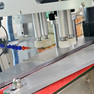 Bomba <span class=keywords><strong>de</strong></span> pistón servo automática <span class=keywords><strong>de</strong></span> 6 cabezales, máquina <span class=keywords><strong>de</strong></span> llenado <span class=keywords><strong>de</strong></span> líquidos, relleno para aceite lubricante <span class=keywords><strong>de</strong></span> vehículo, aceite <span class=keywords><strong>de</strong></span> motor anticongelante - Product Image 5