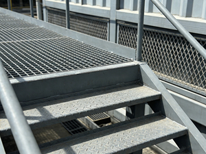 Grille <span class=keywords><strong>d</strong></span>'escalier en acier galvanisé, grille en acier à dents de scie, grille de structure en acier - Product Image 1