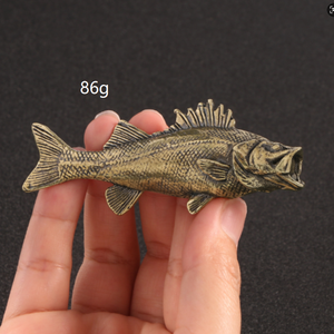 Artesanía de <span class=keywords><strong>metal</strong></span> Adornos de peces de latón Bajo de cobre sólido Muebles de juego antiguos microtallados. - Product Image 1