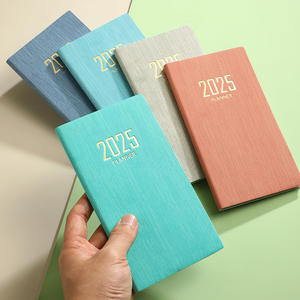 Agenda 2025 A6 en anglais, carnet fin en cuir, petit agenda hebdomadaire, agenda portable, agenda annuel, personnalisable - Product Image 1