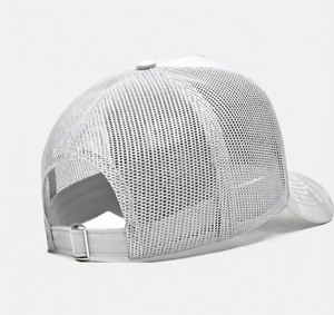Gorra Trucker Blanca Personalizada con Camuflaje, 5 Paneles de Malla, Gorra de Béisbol Unisex con Logotipo Urbano y Cierre Ajustable - Product Image 4