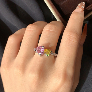 Anillo Romántico Toi Et Moi con Doble Corazón en Circonita Cúbica, Corte Corazón en Amarillo Canario y Rosa, Anillo de Dos Piedras con Pavé para Mujer, Venta al Por Mayor - Product Image 5