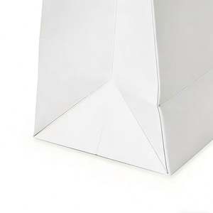 Bolsas de Papel Kraft Blancas Personalizadas con Asas Troqueladas, la Opción Preferida para Empacar Joyería y Dulces - Product Image 3