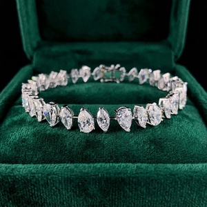 สร้อยข้อมือเพชรทรงลูกแพร์และทรงมาร์คีส์ - ทอง 9k, 14k, 18k - Product Image 1