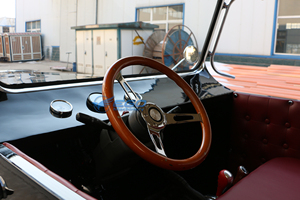 Voiture électrique classique rétro vintage 5 places pour mariages et visites touristiques, style ancien / Transport spécial / Personnalisable - Product Image 3