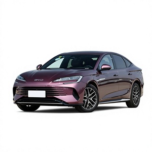 Voiture électrique BYD berline 5 places, transmission intégrale, phares LED, toit ouvrant panoramique, autonomie de 601 à 700 km, pneus R18, intérieur en cuir - Product Image 1