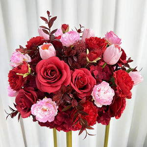 Arreglo Romántico de Rosas de Seda Rojas con Flores Rosadas Mixtas, Ramo de Flores Artificiales Hecho a Mano, Centro de Mesa para el Día de San Valentín - Product Image 4
