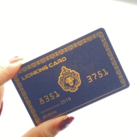 Carte de visite magnétique personnalisée en PVC avec impression numérique et finition UV sélective