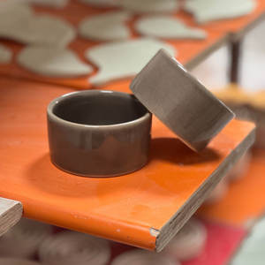 Tazón de Cerámica de Grés Esmaltado Gris de Alta Calidad, Estilo Tribal, Apto para Microondas, Duradero, para Hoteles Elegantes - Product Image 1