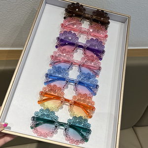 <span class=keywords><strong>Occhiali</strong></span> da <span class=keywords><strong>Sole</strong></span> Trendy per Bambini con Protezione UV, <span class=keywords><strong>Occhiali</strong></span> Eleganti e Carini per Bambini e Bambine - Product Image 1