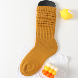 Calzini Lunghi da Donna in Cotone Traspirante, Stile Semplice, Personalizzabili, per Uso Quotidiano, Vendita all'Ingrosso con MOQ Basso - Product Image 3