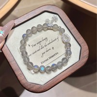 Bracelet en cristal naturel multi-prismes gris clair en forme de gourde : Luxe léger, polyvalent, design tendance, cadeau idéal