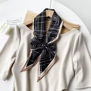 2025 Fashion wanita Leopard Amazonn rantai mewah huruf dicetak pita rambut panjang sempit pita syal tas tangan untuk musim semi - Product Image 1