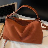 Sac bandoulière Boston rétro mat pour femme, personnalisé en usine, texture premium, pour tenues quotidiennes et rendez-vous automne-hiver