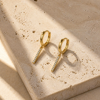 Boucles d'oreilles pendantes tendance, créoles, à barre linéaire en zircon cubique, Huggie pavé géométrique moderne, en laiton plaqué or pour femme