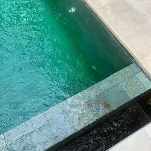 Azulejos de suelo de piscina Pedra Hijau Bruta pulidos Azulejos de pared de bordes exteriores verdes de calidad superior para exteriores Antibacteriano - Product Image 3