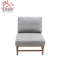 Chaise de loisirs de luxe moderne avec revêtement en velours et cadre en bois avec embouts en acier bronzé - Sièges pour salle à manger et extérieur, hôtels