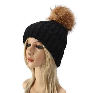 Yeni varış toptan Amazon sıcak satış ürünleri kış kadın bere şapka örme kulak sıcak Lady kadın kürk topu ile bere