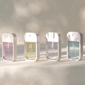 Jabón de Manos en Aerosol con Alcohol Químico Hidratante y Fragancia Floral, Elimina el 99.99% de las Bacterias, Fórmula sin Agua en Forma de Tarjeta de Crédito - Product Image 2