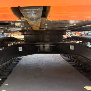 Excavadora de Orugas Hitachi EX120-5 Usada, 90% Nueva, Eficiencia Media-Alta, Excelente Estado, 12 Toneladas, Modelo 2022, Motor y Transmisión - Product Image 3