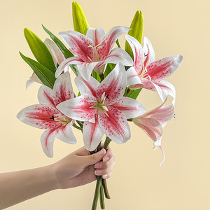 Fleur de lys artificielle Timo à 3 têtes en soie pour la décoration de la maison et des mariages, style luxe léger - Product Image 4