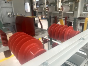 Supresor de Sobretensiones de Óxido Metálico (MOA) con Carcasa Compuesta para Puesta a Tierra - Product Image 2