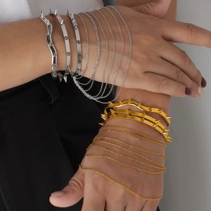 स्टेनलेस स्टील सोने की स्पाइक चेन क्यूफ खंजर कंगन y2k punk ग्रंज न्यूनतम रिवेट त्रिकोण गहने - Product Image 1