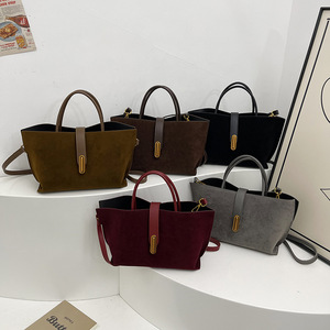 Sac fourre-tout de mode transfrontalier pour femme, grande capacité, pour les trajets quotidiens, haut de gamme, de niche, portable, bandoulière, en PU, avec coutures - Product Image 3