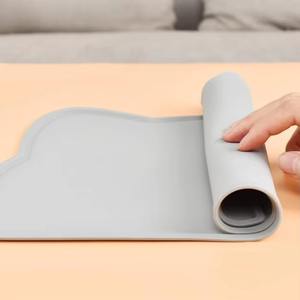 Tapete de Silicona para Comida de Perros, Práctico y de Venta Caliente, para Capturar Derrames y Residuos, Tapete para Comedero y Bebedero de Perros y Gatos - Product Image 3