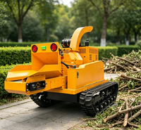 Camion utilitaire avec broyeur de bois et système de travail mobile pour les opérations professionnelles de nettoyage forestier