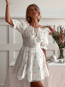 Robe mi-longue personnalisée pour femme, col à volants, imprimé cœur, panneau en dentelle à volants, collection été 2026, usine de vêtements OEM Chine - Product Image 5