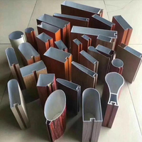 Panneaux de plafond en aluminium U Baffle, système de plafond linéaire pour la conception intérieure des bâtiments commerciaux, usine