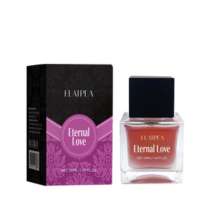 La fragancia frutal para mujer con aroma a maracuyá, sándalo y vainilla es sin alcohol y tiene un aroma duradero. - Product Image 1