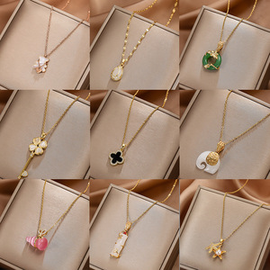 Collier en or 18 carats avec zircon de style coréen, pendentif trèfle à quatre feuilles, bijoux de mode pour femmes, vente en gros, ne ternit pas - Product Image 2
